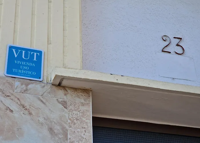 Pasarela Almozara & Parking Gratis 사라고사