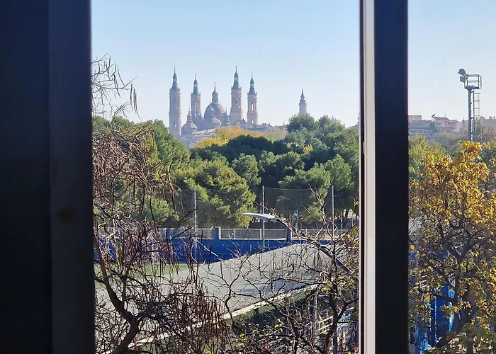 Pasarela Almozara & Parking Gratis 아파트